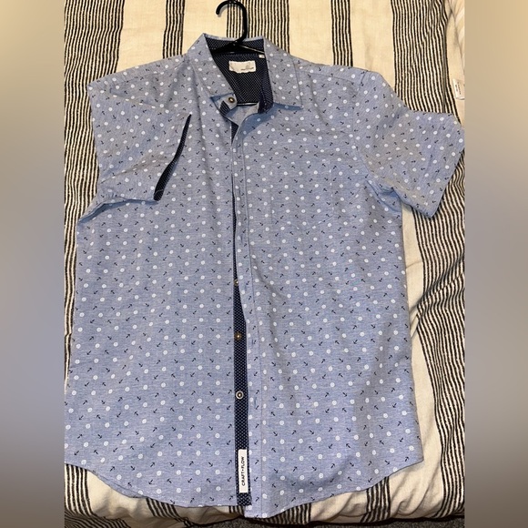 Blue short sleeve men’s button up shirt - Medium - Picture 1 of 3